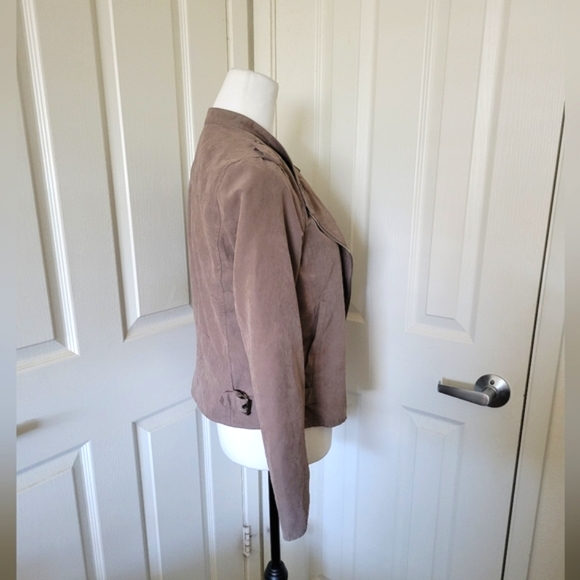 Be Cool | Cute Gray/Taupe Soft Faux Suede Moto Jacket (SIZE S) - Picture 5 of 14